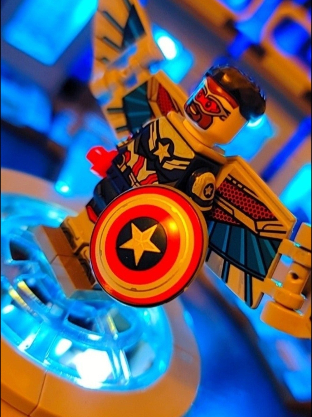 Falcon Minifigure Lego Compatible - Picture 4 of 9